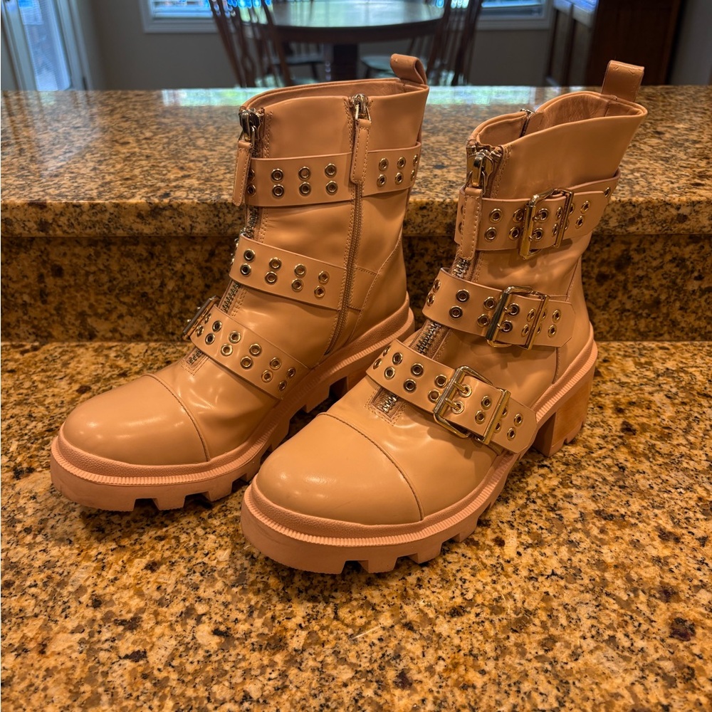 Alice + Olivia Combat Moto Boots Hali Lug Heel Beige Almond Gold 40 US 10 - Picture 2 of 11